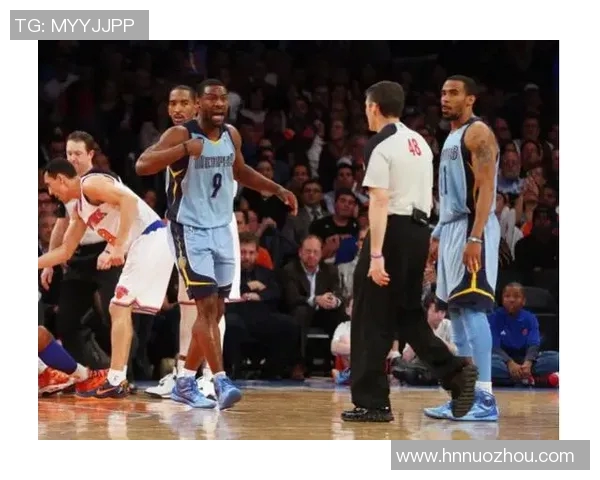 黑白双熊对决水花兄弟篮球盛宴谁能赢得最终荣耀